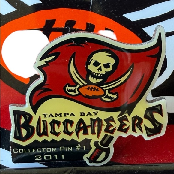 Tampa Bay Buccaneers Valued Collector’s Pins, Patches, & Gift Bags $65 OBO - Picture 2 of 4